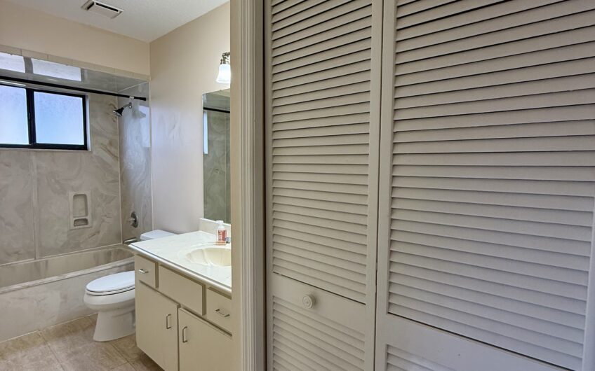 60 Farmsworth Drive, Unit B, Palm Coast, FL 32137