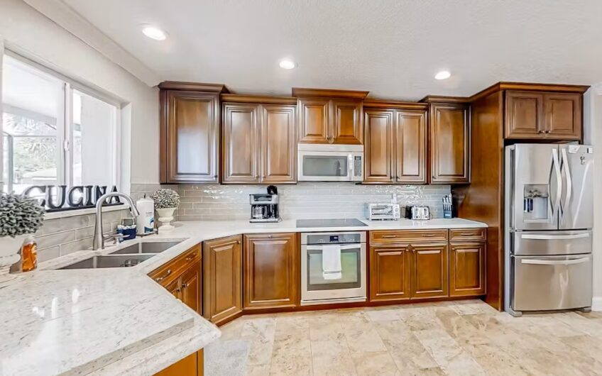 4 Comet Court, Palm Coast, FL 32137