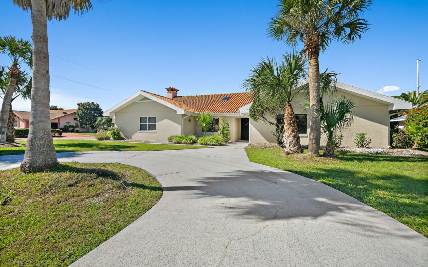 51 Comanche Court, Palm Coast, FL 32137