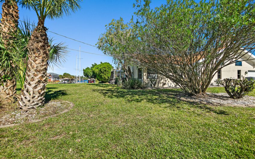 51 Comanche Court, Palm Coast, FL 32137