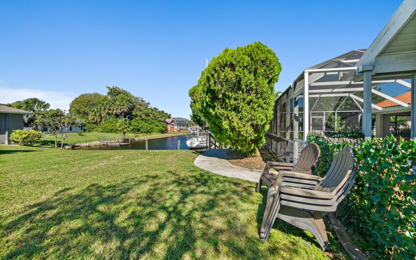 51 Comanche Court, Palm Coast, FL 32137