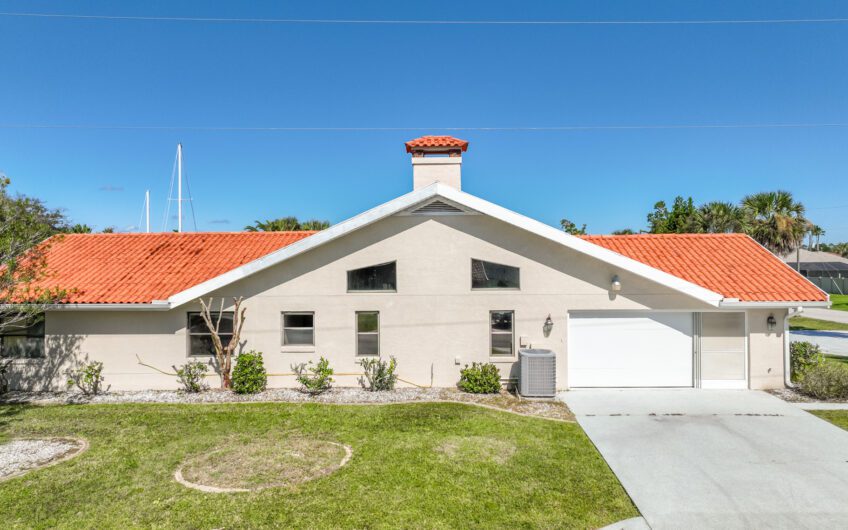 51 Comanche Court, Palm Coast, FL 32137