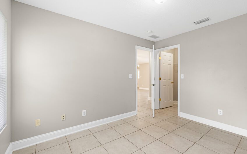 39 Pinwheel Lane, Palm Coast, FL 32164