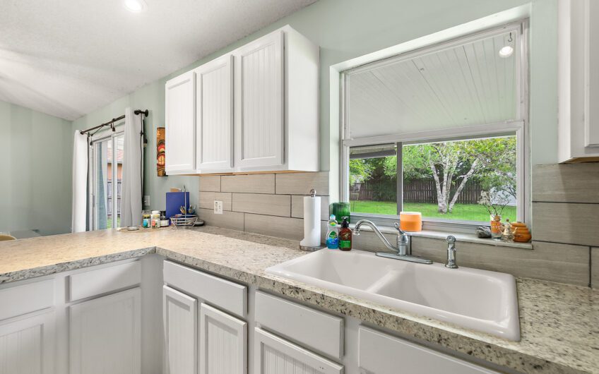 17 Pinelark Lane, Palm Coast, FL 32164